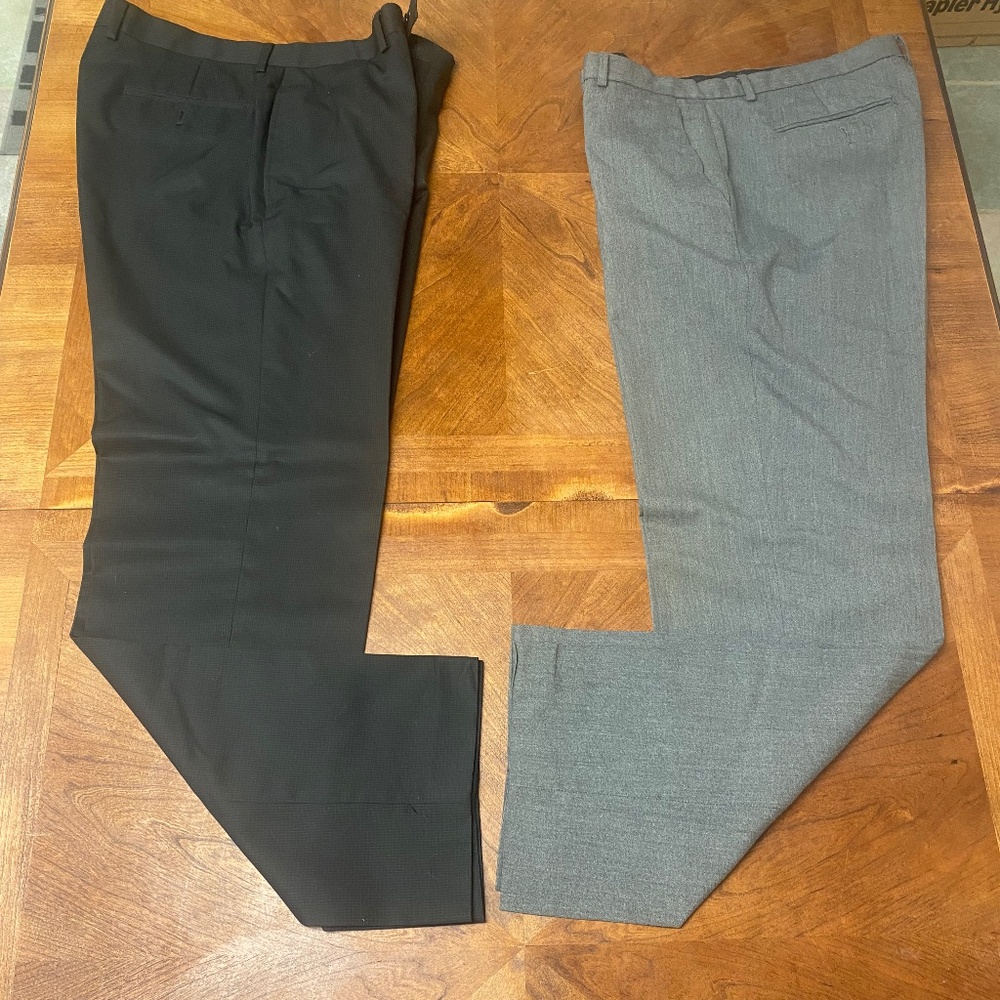 Calvin Klein Men's Flat Front Dress Pants 34x32